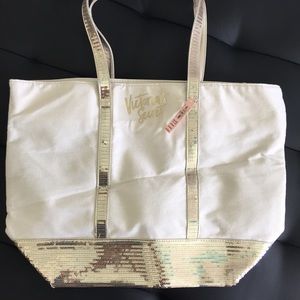 ✨Victoria’s Secret Sequin and Sparkle Bag✨